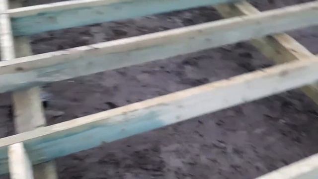 Обвязка фундамента из бруса составного сечения, лаги пола, перемычки между лагами. смотреть онлайн