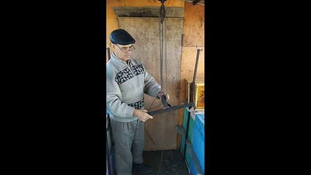 КАК СДЕЛАТЬ ПОДЪЁМНИК ДЛЯ УЛЬЕВ И КРЕПЁЖ смотреть онлайн