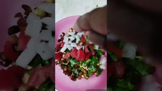 How to make Roasted chana salad ? ?