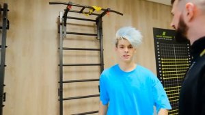 КТО ДОЛЬШЕ ПРОДЕРЖИТСЯ ПОД ВОДОЙ ПОЛУЧИТ - 1000$