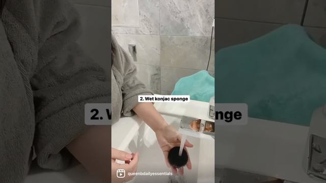 Hydrating gentle exfoliant mist (water cleanser) + Konjac sponge смотреть онлайн