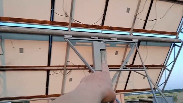 солнечный трекер своими руками из подручных средств. поворот солнечных панелей.