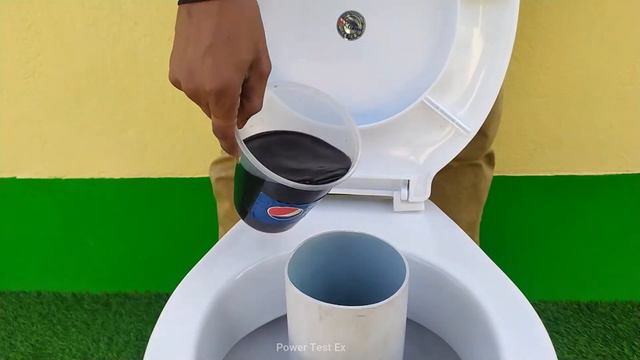 CHOCO BEAN VS Coca Cola, Fanta, Pepsi, Mtn Dew and Mentos in the toilet смотреть онлайн