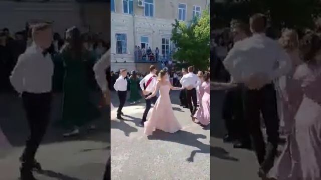 Мой вальс/последний звонок в колледже ? смотреть онлайн