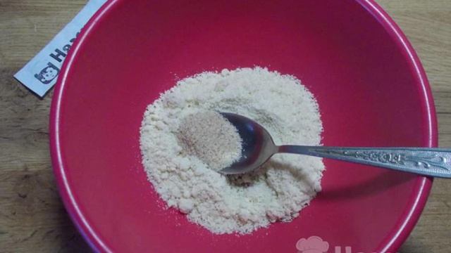 Пышные кексы на арахисовой муке и молоке в формочках