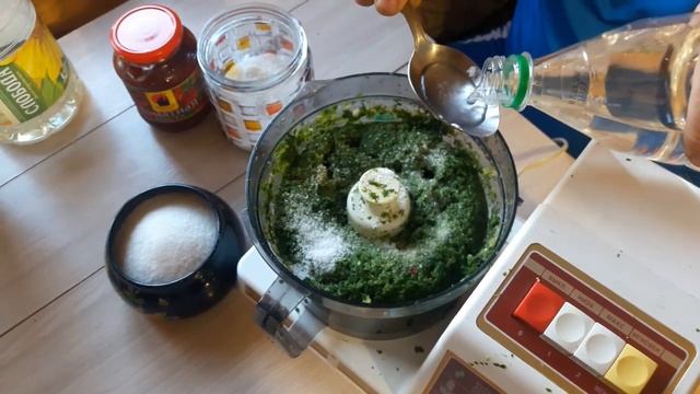 Аджика из Петрушки от Луча. Parsley adjika. 香菜adjika смотреть онлайн