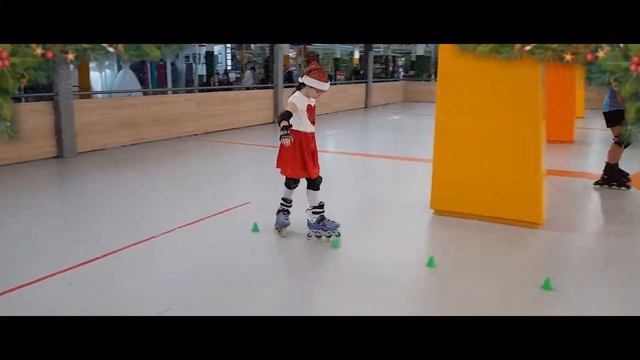 Детский Новый год на роллердроме! (29.12.2018) смотреть онлайн