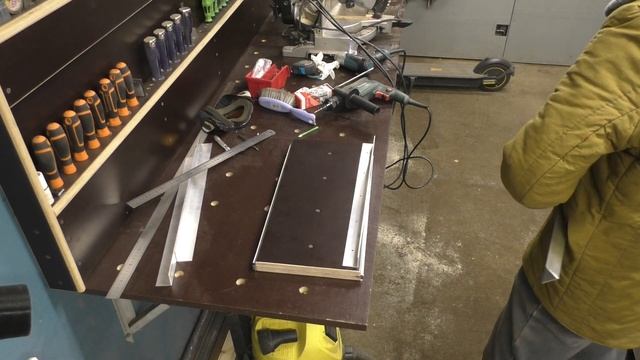 ВЫДВИЖНАЯ ПОЛКА ДЛЯ СВАРОЧНОГО ПОЛУАВТОМАТА AURORA PRO OVERMAN 180 смотреть онлайн