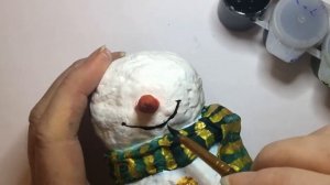 Снеговик в технике ватное папье-маше. Часть 2: РАСКРАШИВАНИЕ.