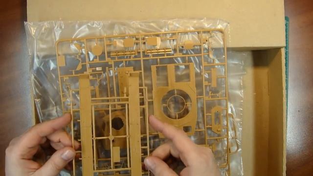 Распаковка сборной модели Звезда 3620 Танк T-IV в 35 масштабе смотреть онлайн