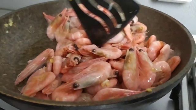 Знакомый СУШИСТ открыл РЕЦЕПТ Жареных креветок в соевом соусе! Готовлю КАЖДЫЕ выходные смотреть онлайн