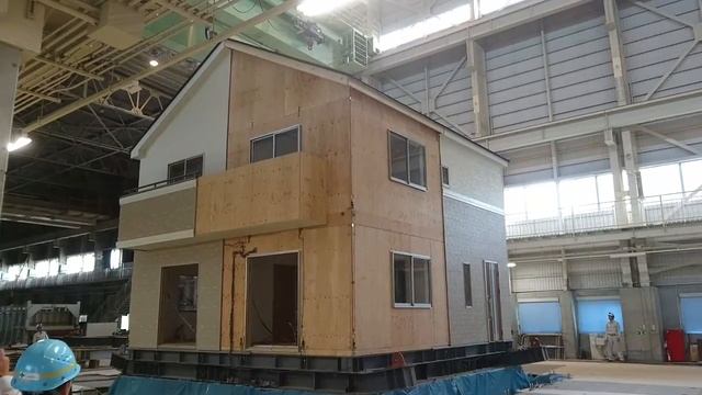 Испытание дома на стенде, имитирующем землетрясение – Тест 1 смотреть онлайн