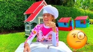 Настя Артем Мия превращает еду в надувные игрушки для бассейна