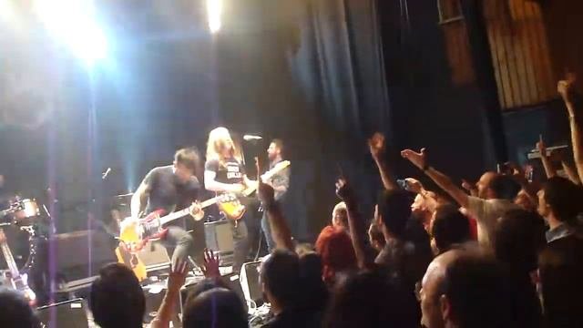 Afterhours - Male Di Miele (live @ VK)