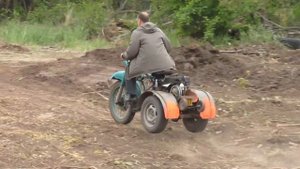 Гонки на мотоблоках.