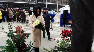 «ДМИТРИЙ ХВОРОСТОВСКИЙ ЖИВ!»