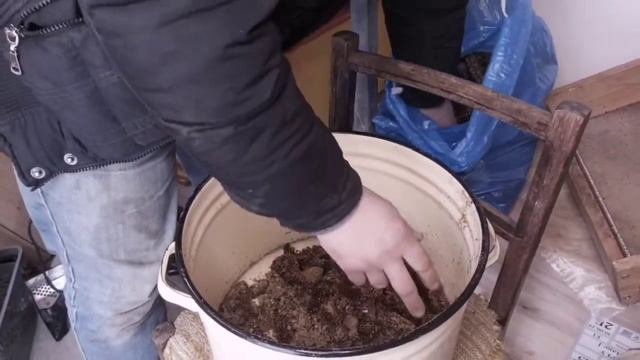 Перга пчелиная. Выбиваем пергу. Зимушка-зима!