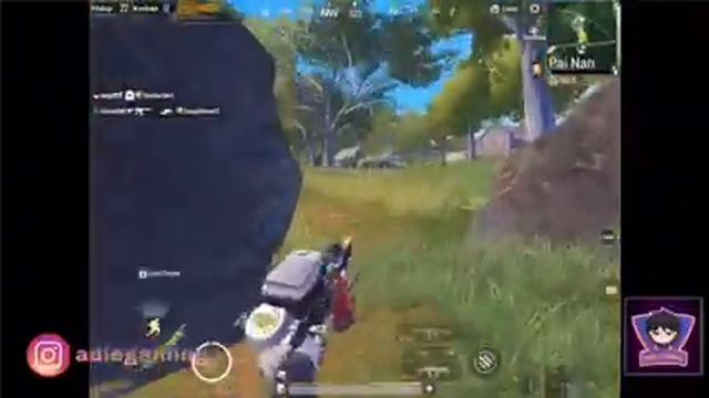 4 FINGER CLAW + GYRO GAMPLAY IPAD 2018 PUBG MOBILE | SOLO VS SQUAD | PUBG MOBILE