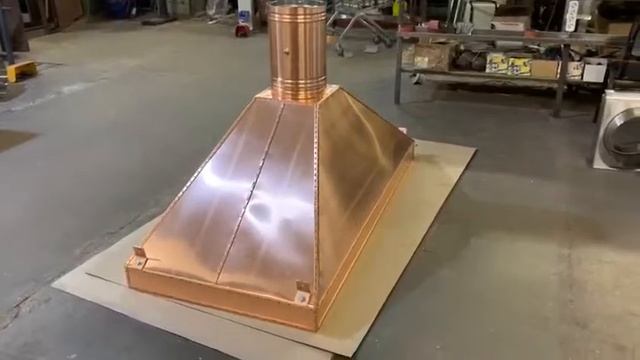 Островной вытяжной зонт «ПРЕМИУМ» из меди для открытого мангала. смотреть онлайн