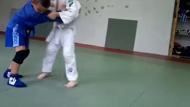 Потапов Денис Сергеевич. Спорт и выживание. Фрагмент тренировки смотреть онлайн