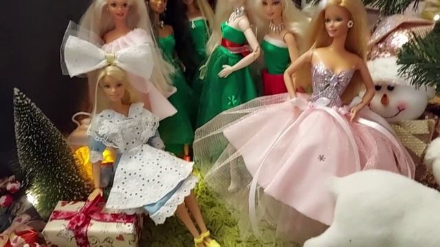 Наряжаю Барби к Новому году.Шитьё,ручная работа.Обзор нарядов. смотреть онлайн