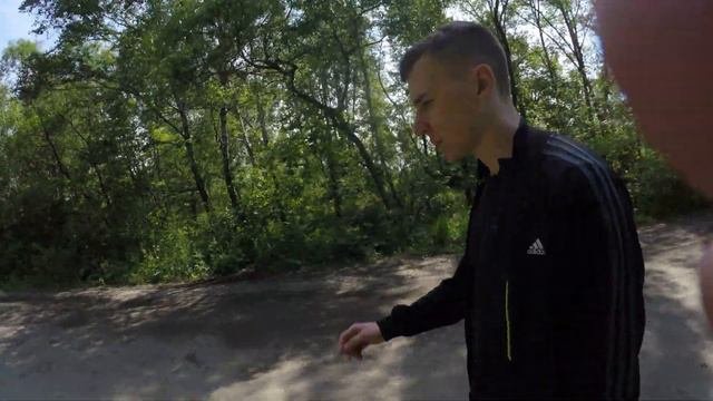 Толстый трясет жирком