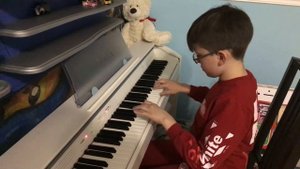 Играю на пианино пьесу ,,Ой лопнул Обруч’’ 🎹