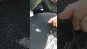 Снимаем жевательную резинку с сиденья авто