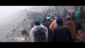 «Когда народ един - он непобедим».
El pueblo unido jamás será vencido