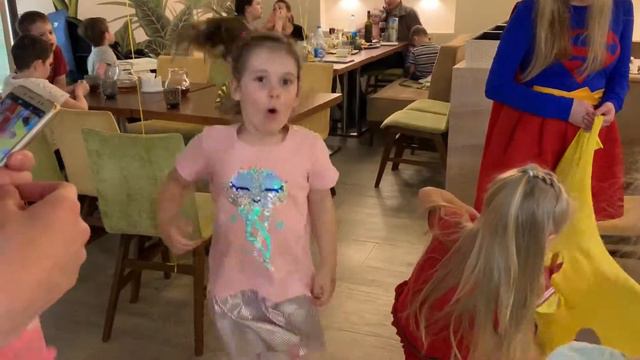 Вера отмечает день рожденья подружки смотреть онлайн