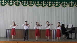 Ансамбль скрипачей младших классов  В  Кеворков ,,Парад тролей,,