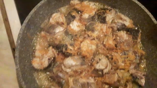 ЖАРЕННАЯ СКУМБРИЯ С ОВОЩАМИ. смотреть онлайн
