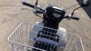 Японские скутеры. Обзор мопеда Honda Super Cub AA04. Honda Super Cub review. BTMOTO