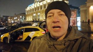 Площадь трёх вокзалов в Москве. Казанский, Ленинградский и Ярославский жд вокзалы.