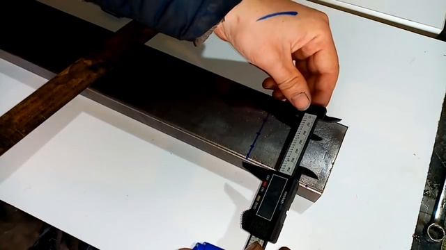 Открываю секрет! Как спомощью угольника или линейки вывести любой угол на профильной трубе. смотреть онлайн