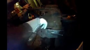 Как выкрутить сломанный в картере болт