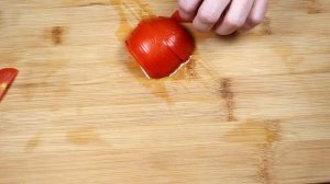 ?Простая нарезка на праздничный стол из помидоров и огурцов?Carving tomatoes and cucumbers