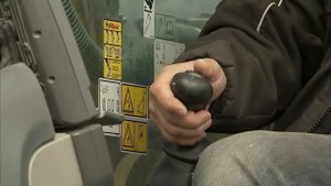 Автоматический квик-каплер быстросъем OilQuick на экскаваторе. АНБАУ