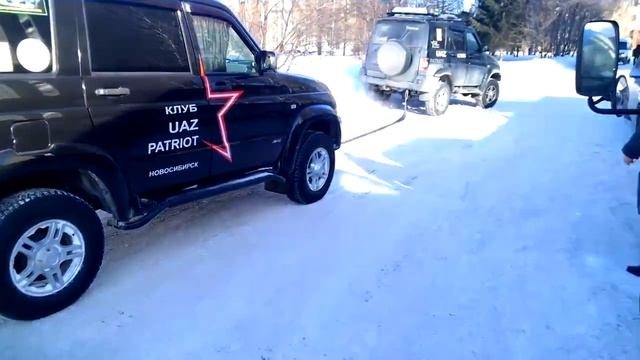 Моний и Тимоха вынимают Цветка. Давно это было... смотреть онлайн