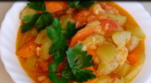 Кабачки, тушеные с овощами