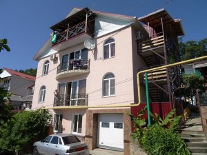Гостевые дома в Лазаревском Краснодарского края. Отдых в Лазаревской недорого. «Глобус» гостевой дом