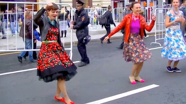 Танцы на Тверской улице, город Москва смотреть онлайн