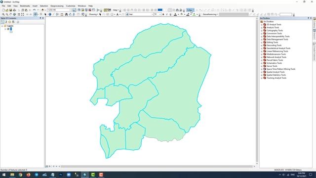 How to Merge or Combines Selected Features of The Same Layer Into One Feature in ArcGIS смотреть онлайн