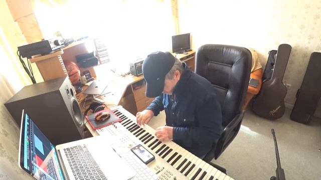 "Одна меланхолическая история,или как я люблю свой двор в период карантина" смотреть онлайн