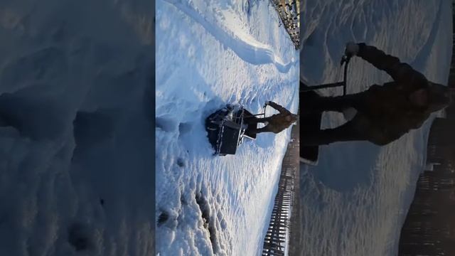 Минибуксировщик Панчер смотреть онлайн