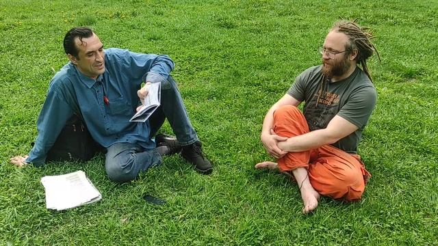 Александр Журавский - поэт, переводчик, художник. И любопытные люди на летней поляне. смотреть онлайн