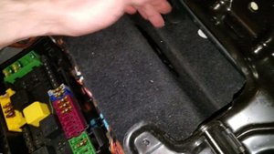 Mercedes ML350 cigarette lighter fuse location, power outlet fuse location