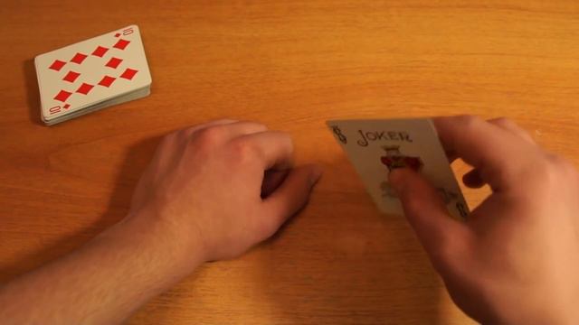 Карточные Трюки #11: Очень популярный карточный трюк! Как крутить карту на пальце! смотреть онлайн