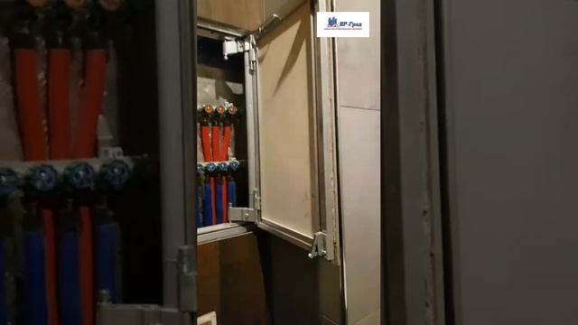 Два люка, но совершенно незаметны.?