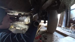 UA Nissan Sunny B11 чистка топливной системы. Снимаем бак.